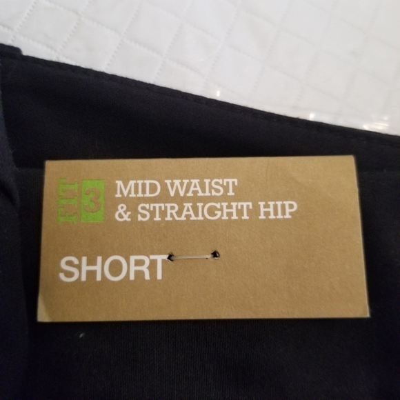 New Mossimo womens 14 Fits 3 stretch Black Shorts 11 In Inseam NWT - Picture 4 of 6